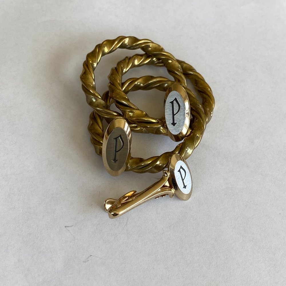 VINTAGE HICKOK INITIAL "P" CUFFLINKS & TIE BAR